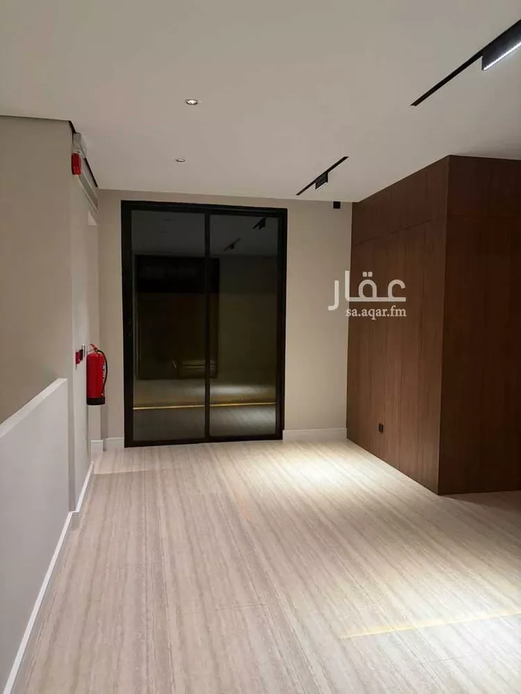 فيلا للبيع في شارع ابي بكر الصديق, حي العارض, مدينة الرياض, منطقة الرياض 1 صورة