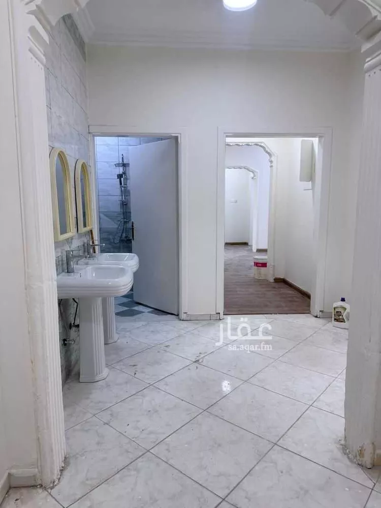 شقة للإيجار في شارع الشيخ صالح بن عبد العزيز بن عبد الرحمن ، حي السويدي الغربي ، الرياض ، منطقة الرياض صورة 2