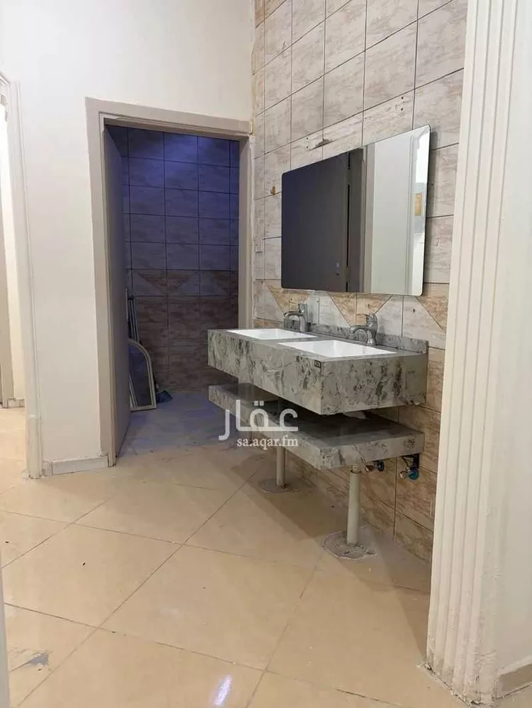 شقة للإيجار في شارع الشيخ صالح بن عبد العزيز بن عبد الرحمن ، حي السويدي الغربي ، الرياض ، منطقة الرياض صورة 2
