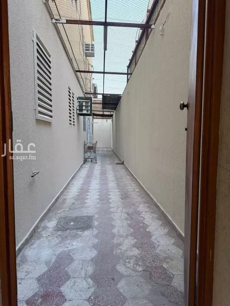 شقة للإيجار في شارع الشيخ صالح بن عبد العزيز بن عبد الرحمن ، حي السويدي الغربي ، الرياض ، منطقة الرياض صورة 3