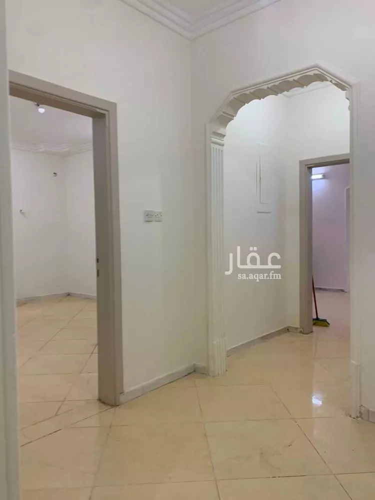 شقة للإيجار في شارع الشيخ صالح بن عبد العزيز بن عبد الرحمن ، حي السويدي الغربي ، الرياض ، منطقة الرياض