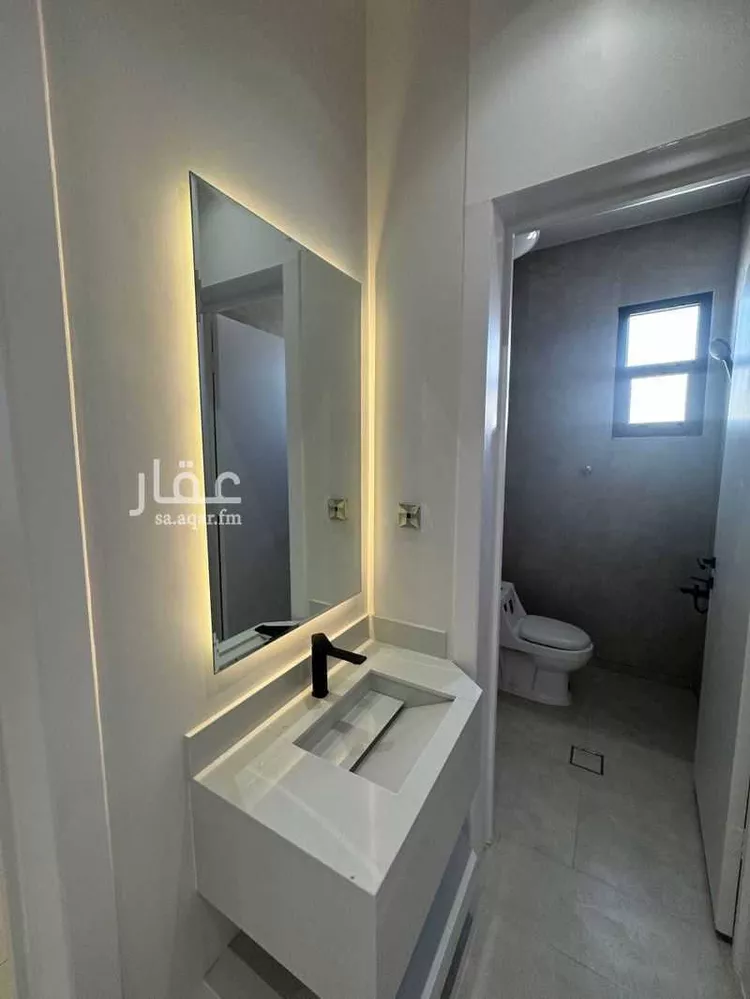 Floor for Sale in Riyadh Al Janadriyah