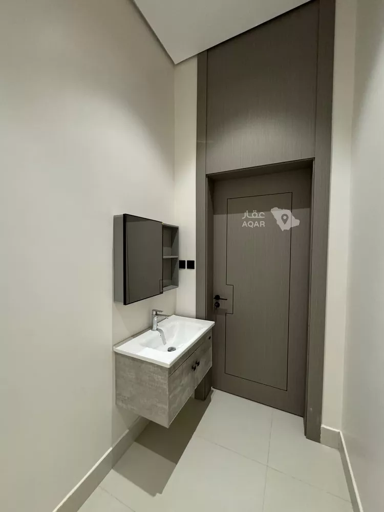 Floor for Sale in Riyadh Ash Sharq 8
