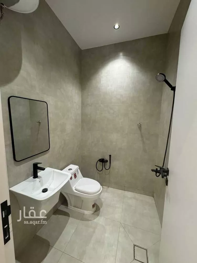 دور للبيع في شارع خريص, حي الندوة, مدينة الرياض, منطقة الرياض 8