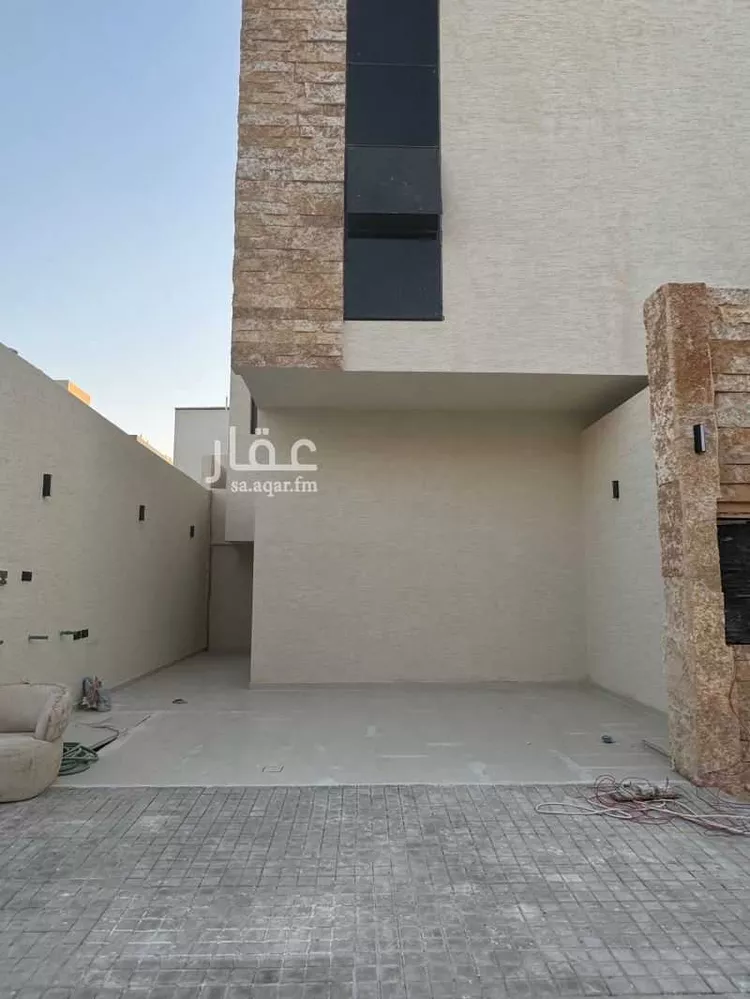 Floor for Rent in Riyadh Al Qadisiyah 7