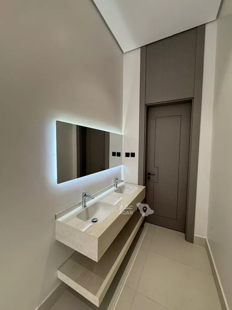Floor for Sale in Riyadh Ash Sharq 7