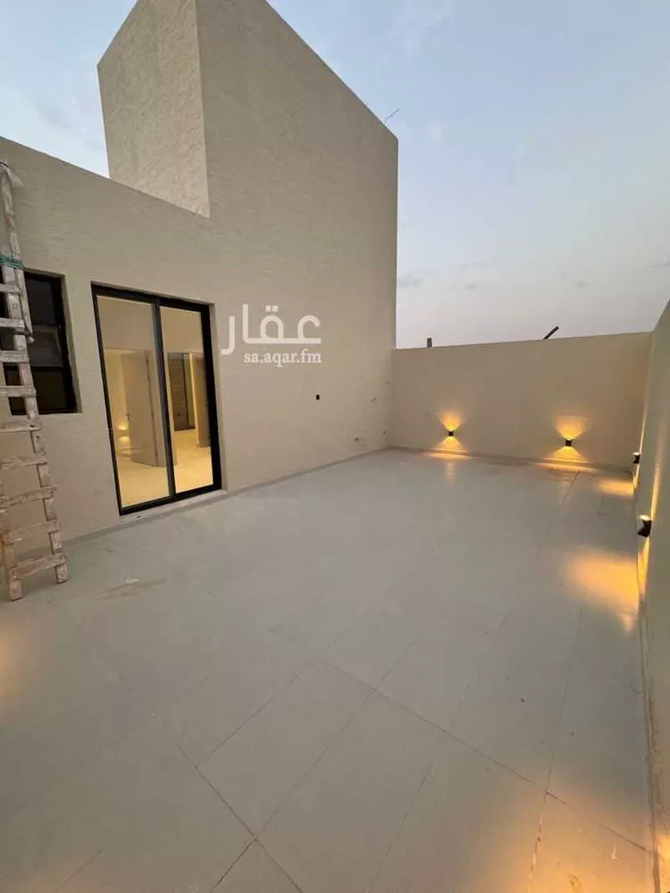 Floor for Sale in Riyadh Al Qadisiyah 11