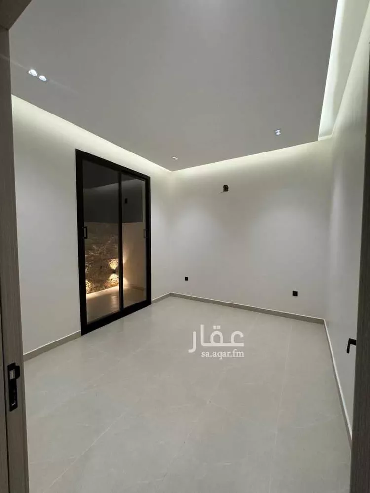 Floor for Sale in Riyadh Al Qadisiyah 7