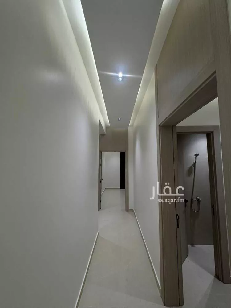 Floor for Sale in Riyadh Al Qadisiyah 12