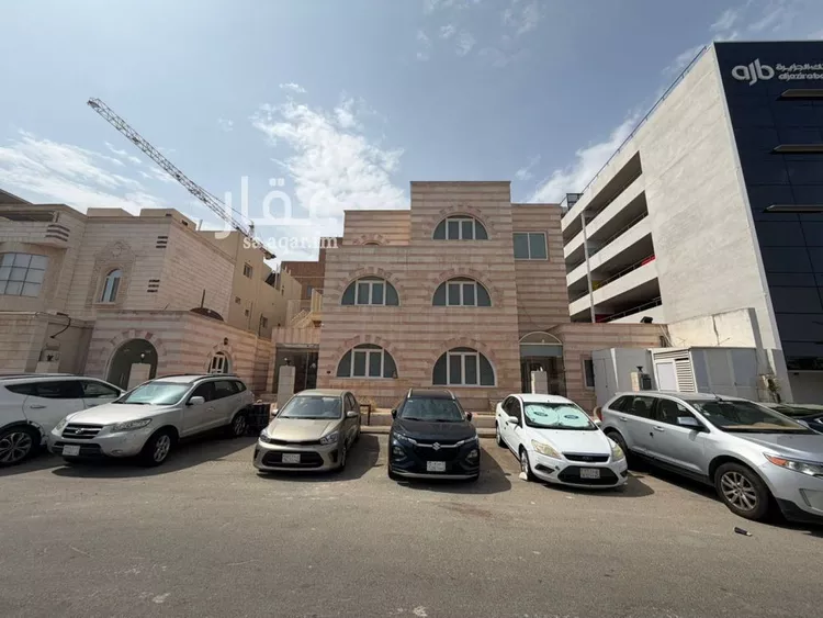 فيلا للإيجار في شارع عبدالرحمن التونسي, حي الشاطئ, مدينة جدة, منطقة مكة المكرمة صورة 3