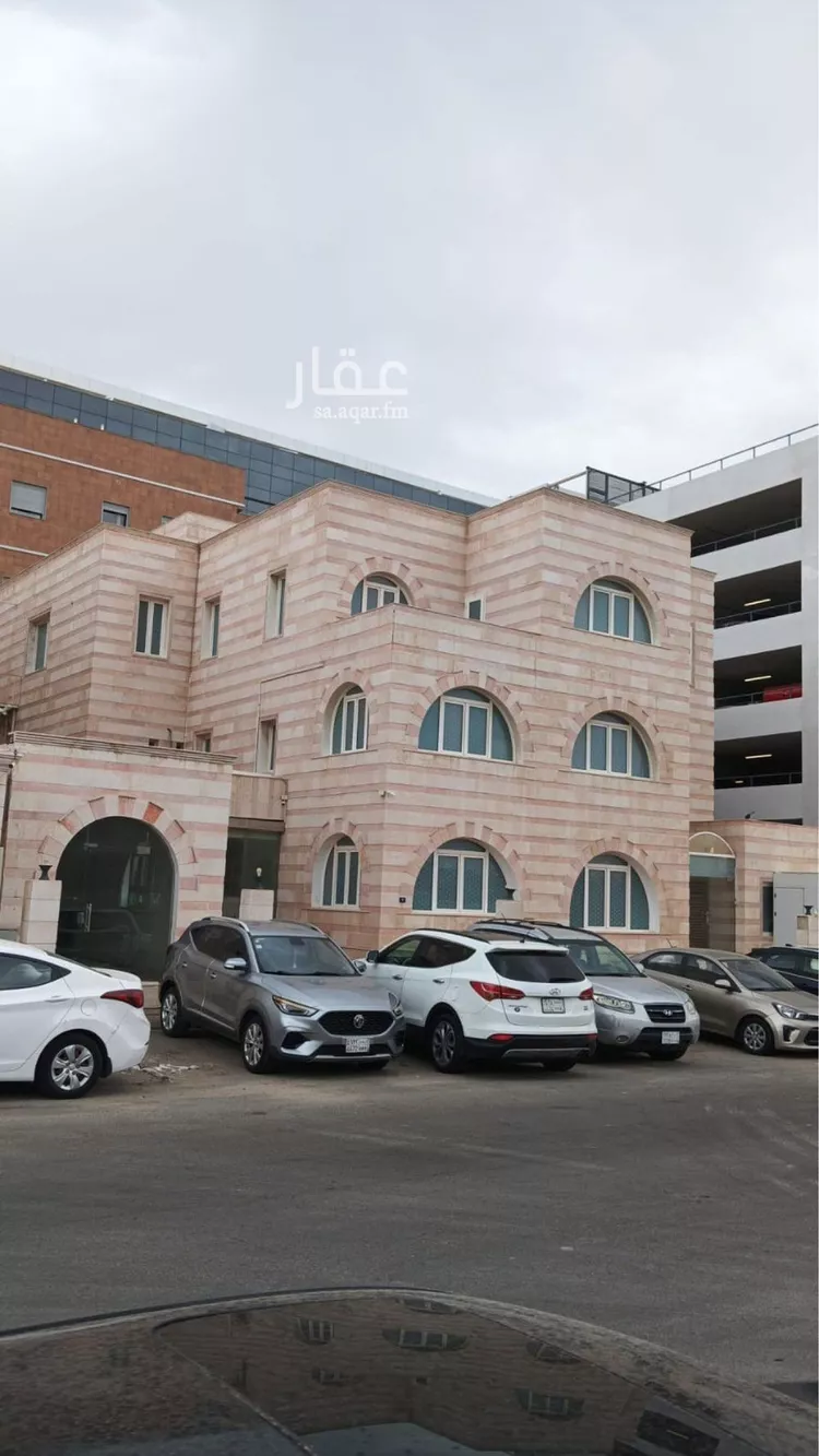 فيلا للإيجار في شارع عبدالرحمن التونسي, حي الشاطئ, مدينة جدة, منطقة مكة المكرمة 1 صورة