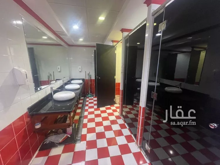 مكتب تجاري للإيجار في شارع الفارسي, حي الشرفية, مدينة جدة, منطقة مكة المكرمة صورة 4