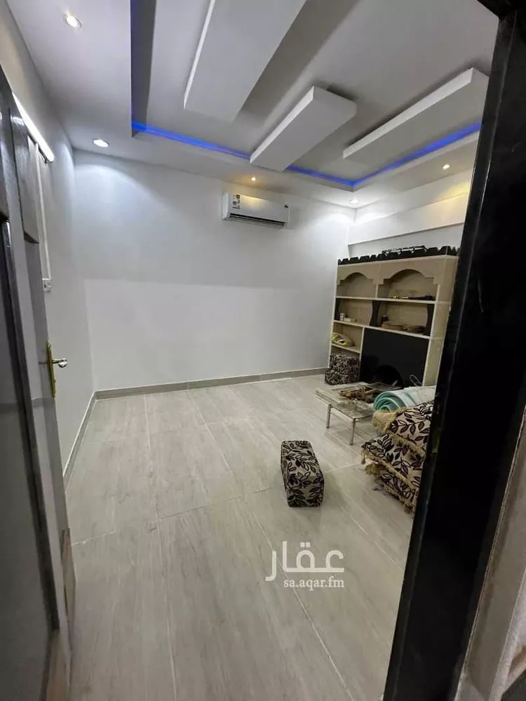 Floor for Rent in Riyadh Dhahrat Namar