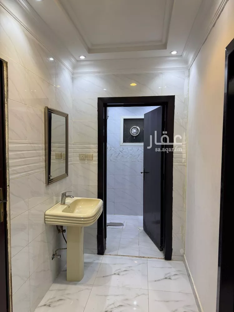 فيلا للإيجار في شارع الحضرة, حي طويق, مدينة الرياض, منطقة الرياض