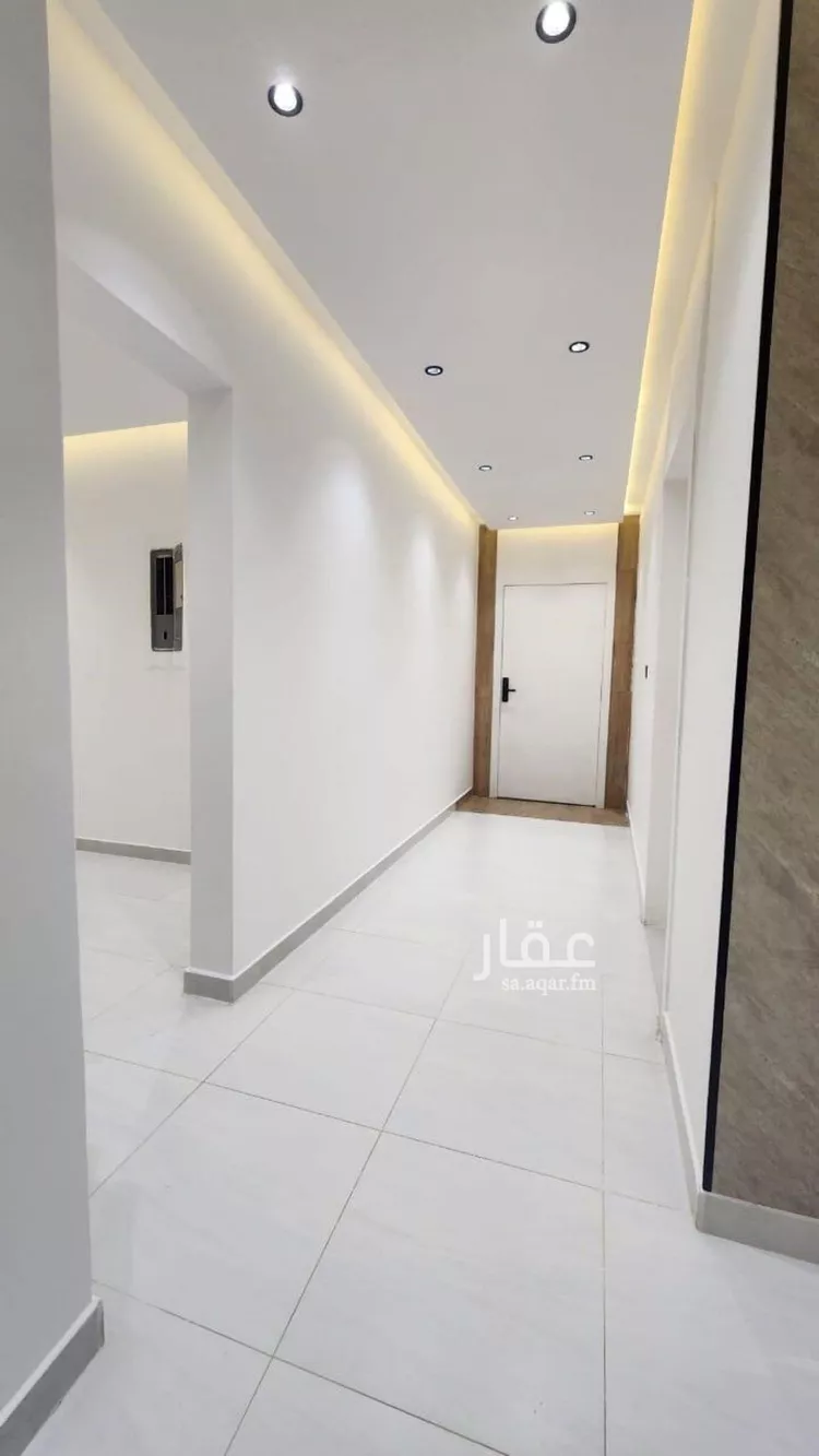 فيلا للبيع في شارع الأمراح, حي العريجاء الأوسط, مدينة الرياض, منطقة الرياض صورة 2