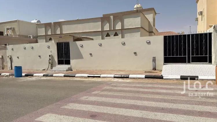 دور للبيع في شارع الزهور 22, حي الزهور, مدينة قرية العليا - الرفيعه, المنطقة الشرقية