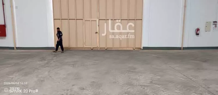 مستودع للإيجار في شارع ورقة بن نوفل, حي الصفراء, مدينة عنيزة, منطقة القصيم