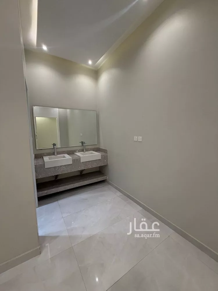 فيلا للبيع في شارع ابن فتوح الحميدي, حي الرمال, مدينة الرياض, منطقة الرياض صورة 4