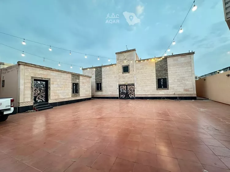 Floor for Rent in Abu `Arish Ar Rabie