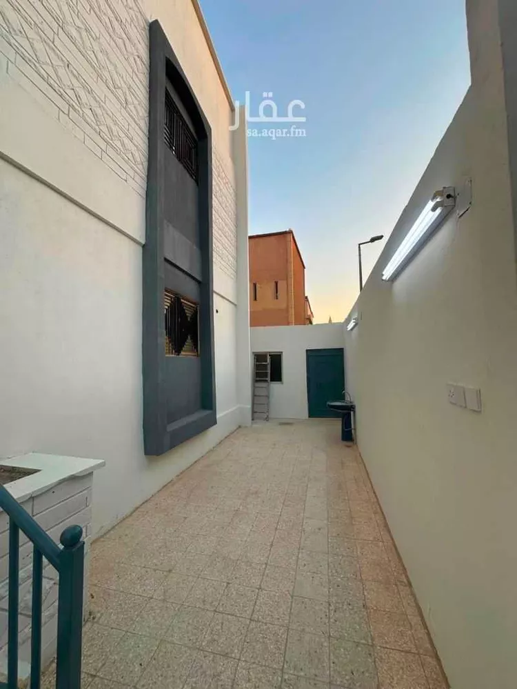 فيلا للإيجار في شارع العوادي, حي الزهرة, مدينة الرياض, منطقة الرياض صورة 2