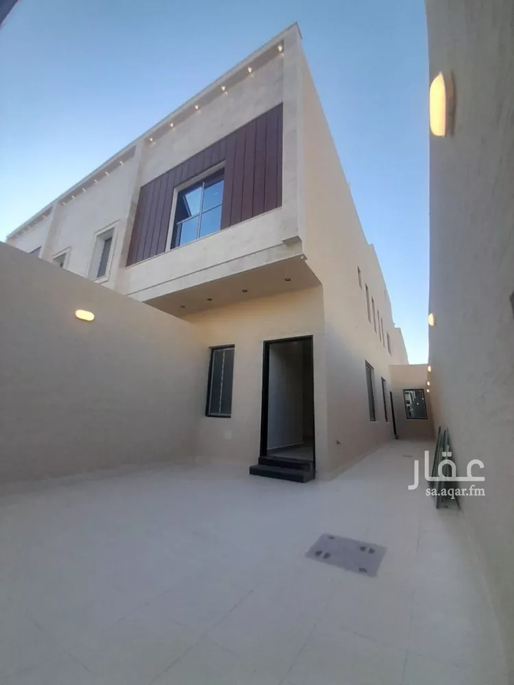 فيلا للبيع في شارع إسماعيل البيهقي, حي عكاظ, مدينة الرياض, منطقة الرياض صورة 2