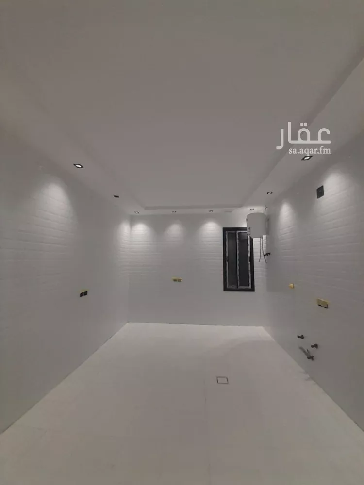 فيلا للبيع في شارع إسماعيل البيهقي, حي عكاظ, مدينة الرياض, منطقة الرياض صورة 4
