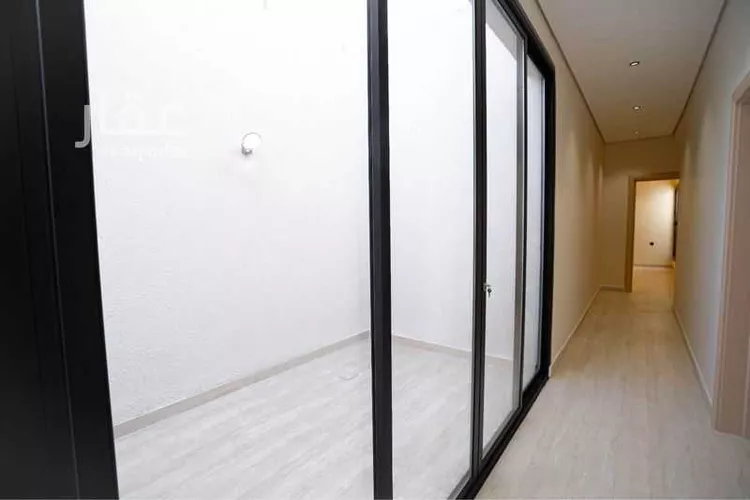 Floor for Sale in Riyadh Al Marwah 16