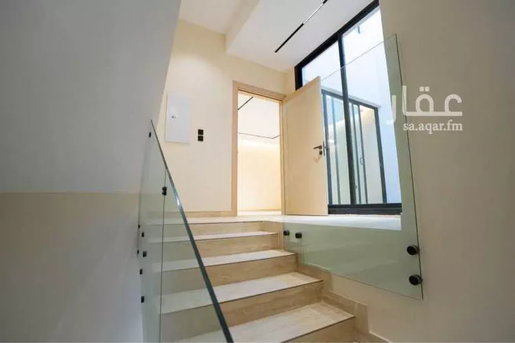 Floor for Sale in Riyadh Al Marwah 7