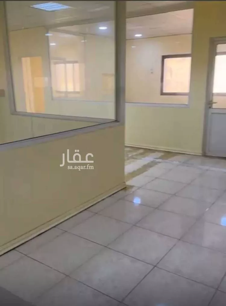 مكتب تجاري للإيجار في شارع الامير ناصر بن عبد العزيز, حي العدامة, مدينة الدمام, المنطقة الشرقية
