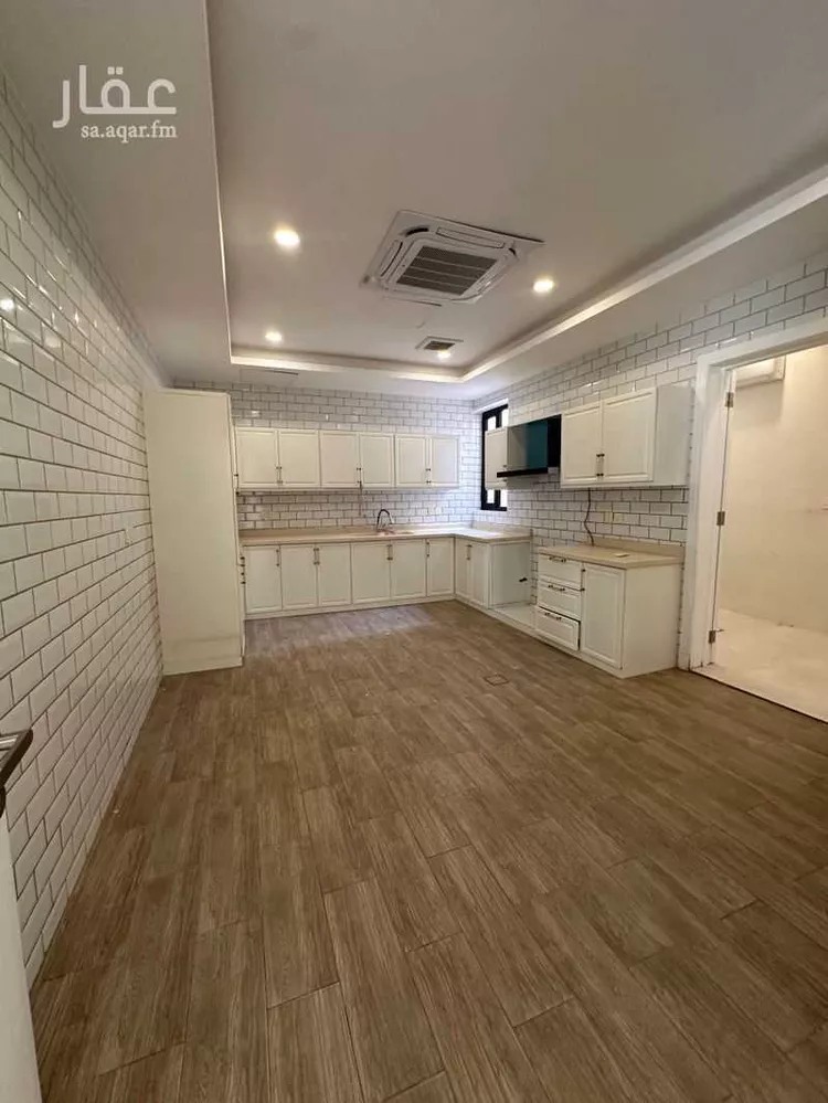 فيلا للإيجار في شارع رقم 402, حي النرجس, مدينة الرياض, منطقة الرياض صورة 2