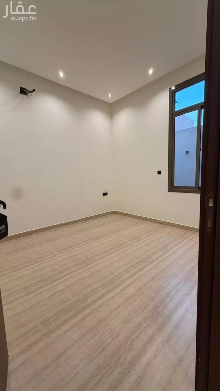 دور للبيع في شارع علي بن سعادة, حي الريان, مدينة الرياض, منطقة الرياض 9