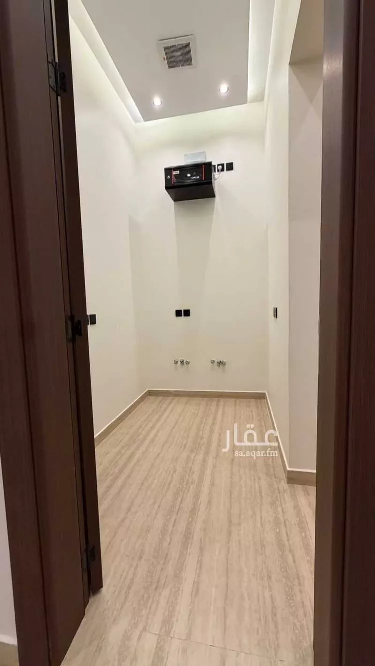دور للبيع في شارع علي بن سعادة, حي الريان, مدينة الرياض, منطقة الرياض 6