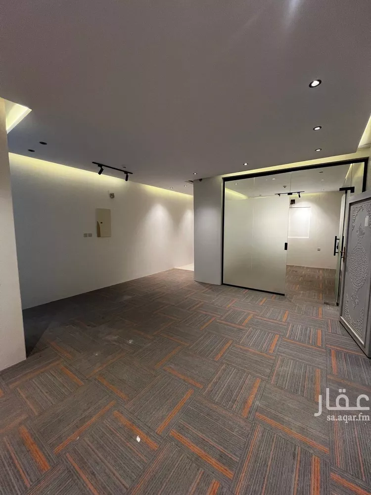 مكتب تجاري للإيجار في شارع نجران, حي ظهرة لبن, مدينة الرياض, منطقة الرياض 1 صورة