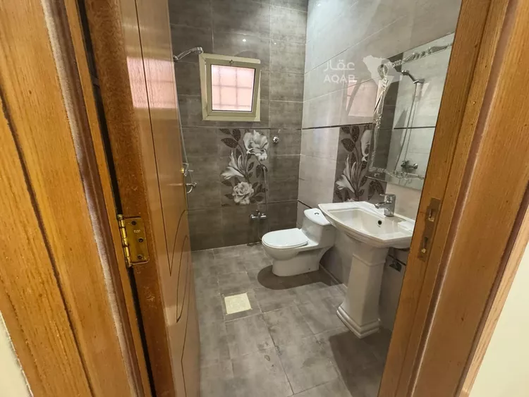 Floor for Rent in Riyadh Dhahrat Laban 12
