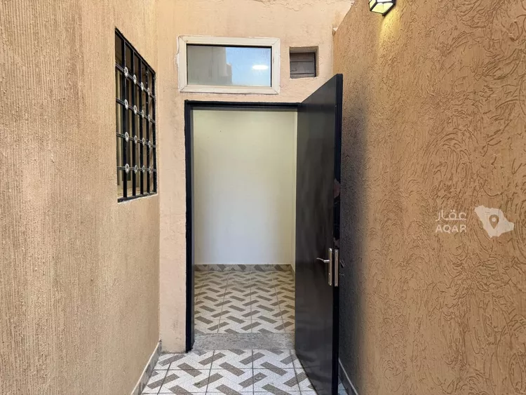 Floor for Rent in Riyadh Dhahrat Laban 7