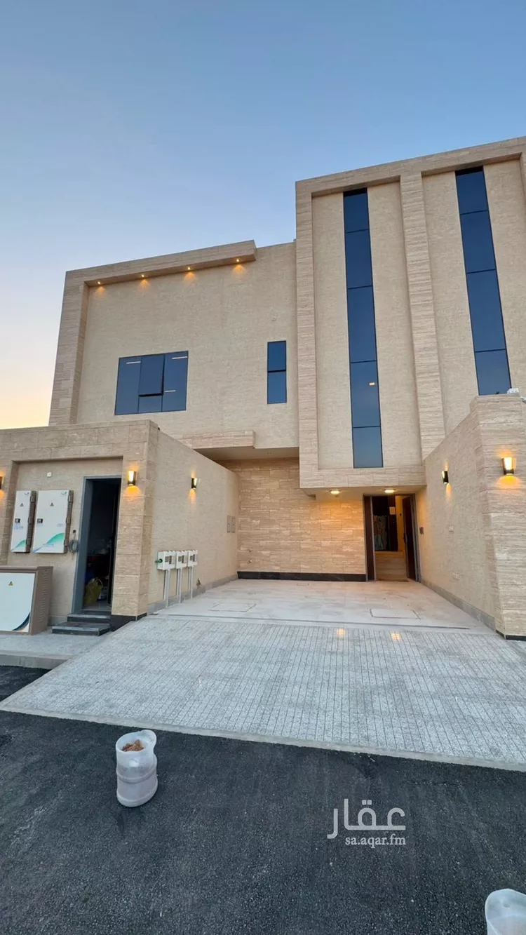 Floor for Sale in Riyadh Al Maizilah