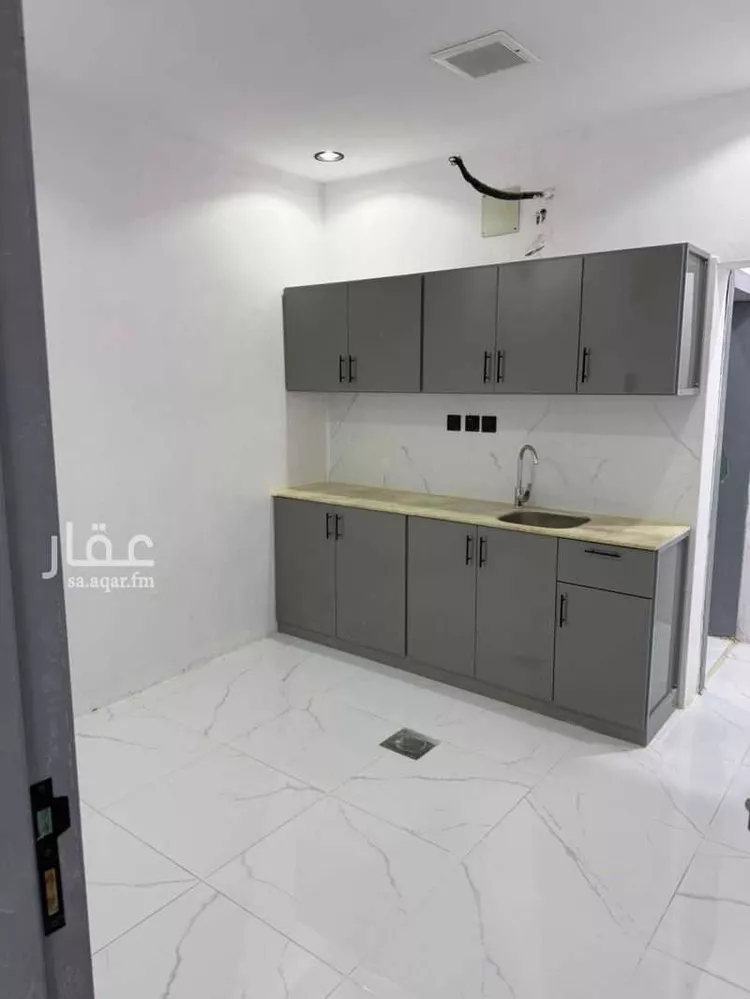 عمارة للإيجار في شارع القاضي الجلابي, حي أم الحمام الغربي, مدينة الرياض, منطقة الرياض صورة 2