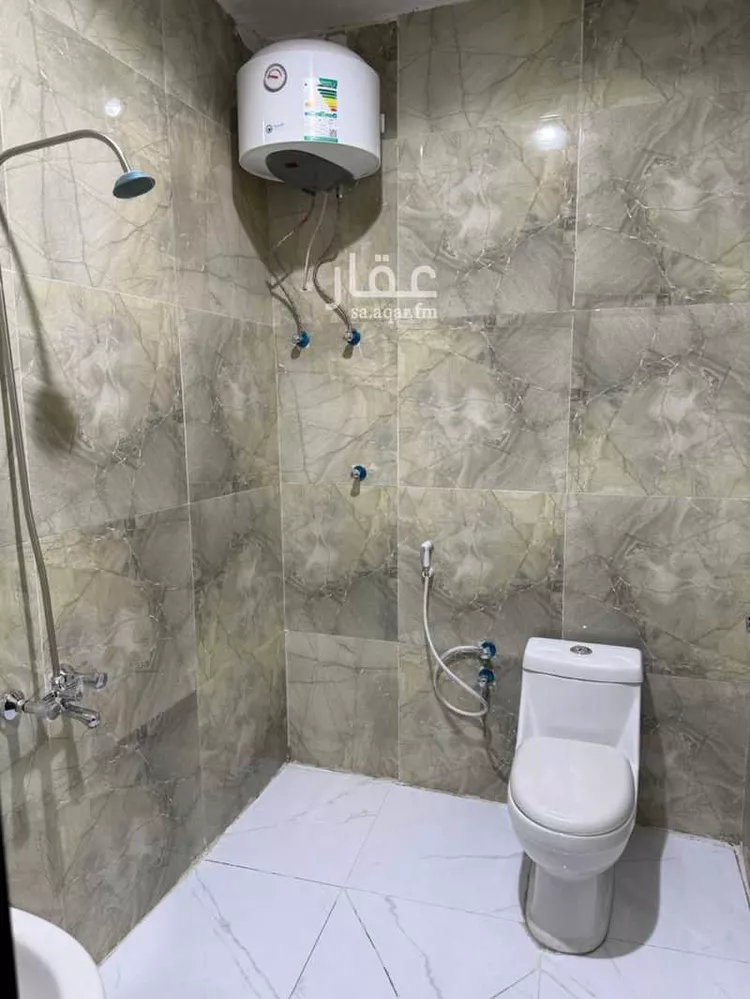 عمارة للإيجار في شارع القاضي الجلابي, حي أم الحمام الغربي, مدينة الرياض, منطقة الرياض صورة 4