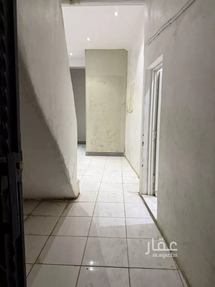 عمارة للإيجار في شارع أبي بكر البزاز, حي أم الحمام الشرقي, مدينة الرياض, منطقة الرياض صورة 3