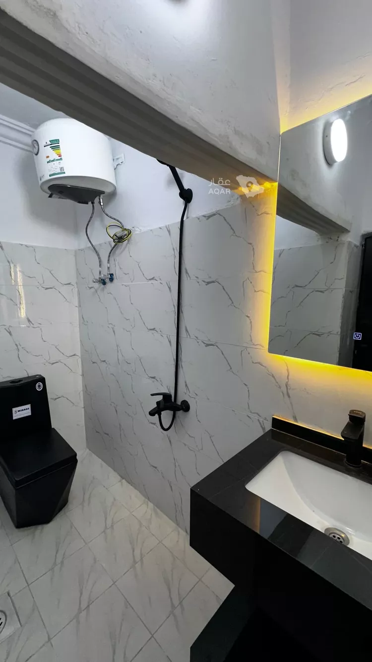 عمارة للإيجار في شارع عين الثغرة, حي أم الحمام الشرقي, مدينة الرياض, منطقة الرياض 8