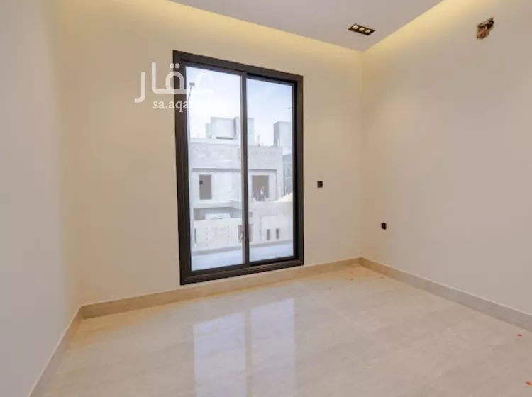 دور للبيع في شارع عمر بن عبداللطيف, حي الرمال, مدينة الرياض, منطقة الرياض صورة 5