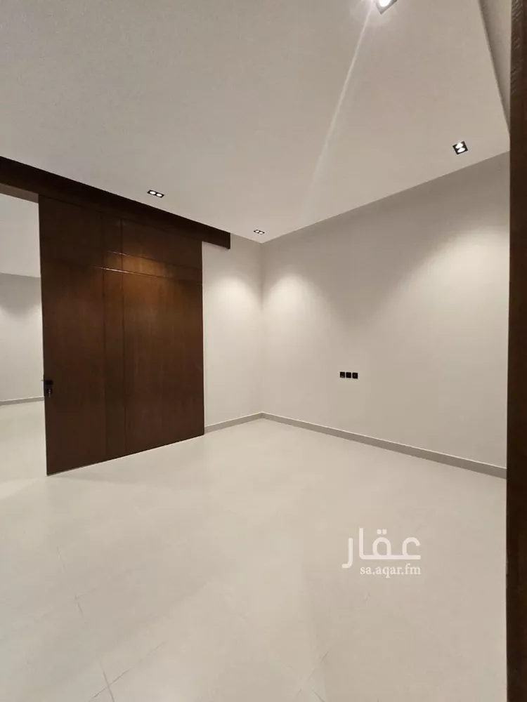 دور للبيع في شارع الظفير, حي الخليج, مدينة الرياض, منطقة الرياض صورة 2