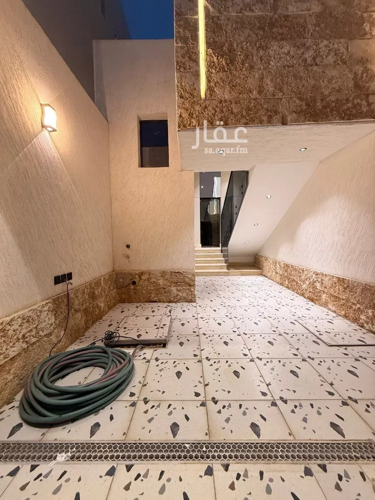 شقة للبيع في شارع السلطان قابوس بن سعيد, حي المعيزيلة, مدينة الرياض, منطقة الرياض