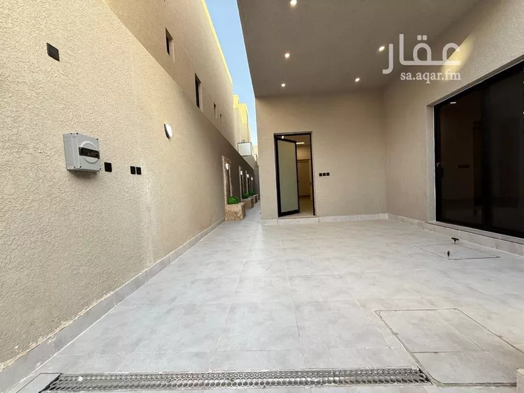 فيلا للبيع في شارع سعيد بن نفيل, حي الرمال, مدينة الرياض, منطقة الرياض صورة 3