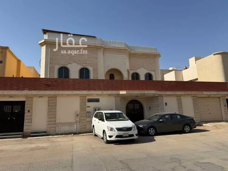 فيلا للبيع في شارع عبيدالله الشريعة, حي الأندلس, مدينة الرياض, منطقة الرياض صورة 4