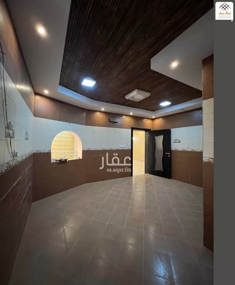 فيلا للبيع في شارع 17 ب, حي المطار, مدينة جازان, منطقة جازان 12
