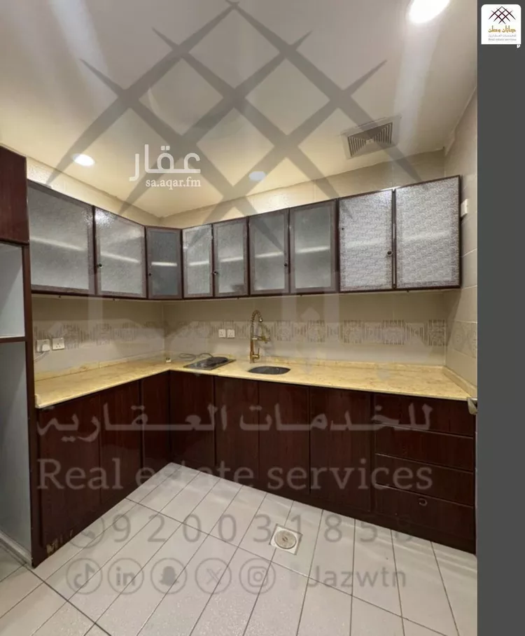 عمارة للإيجار في شارع عبدالله بن عمر, حي السويس 2, مدينة جازان, منطقة جازان صورة 2