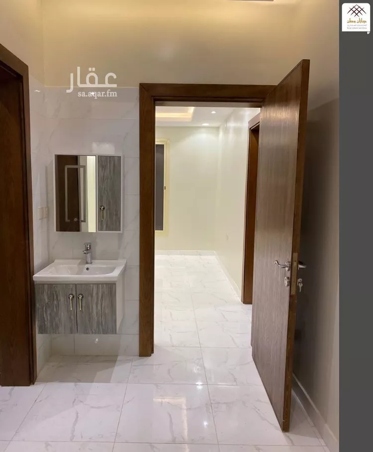 فيلا للبيع في شارع أبي الطيب, حي السويس 1, مدينة جازان, منطقة جازان صورة 3