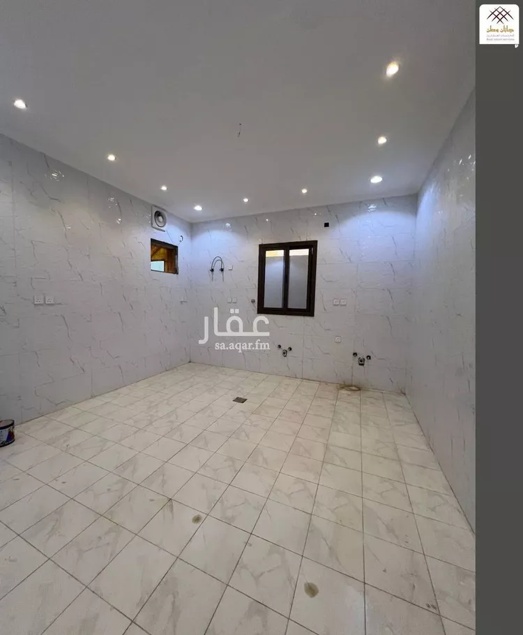 فيلا للبيع في شارع اهبان ابن عمرو ابن الاكوع, حي الروضة, مدينة جازان, منطقة جازان صورة 5