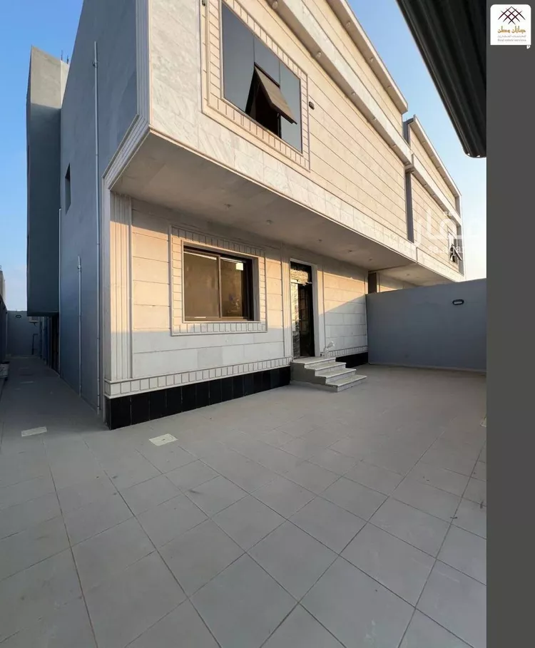 فيلا للبيع في شارع اهبان ابن عمرو ابن الاكوع, حي الروضة, مدينة جازان, منطقة جازان صورة 2